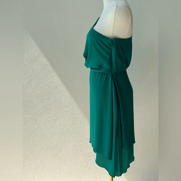 ‼️Vintage‼️ BCBGMaxAzria Rare gorgeous green One-Shoulder Dress, size 2 - Picture 7 of 11
